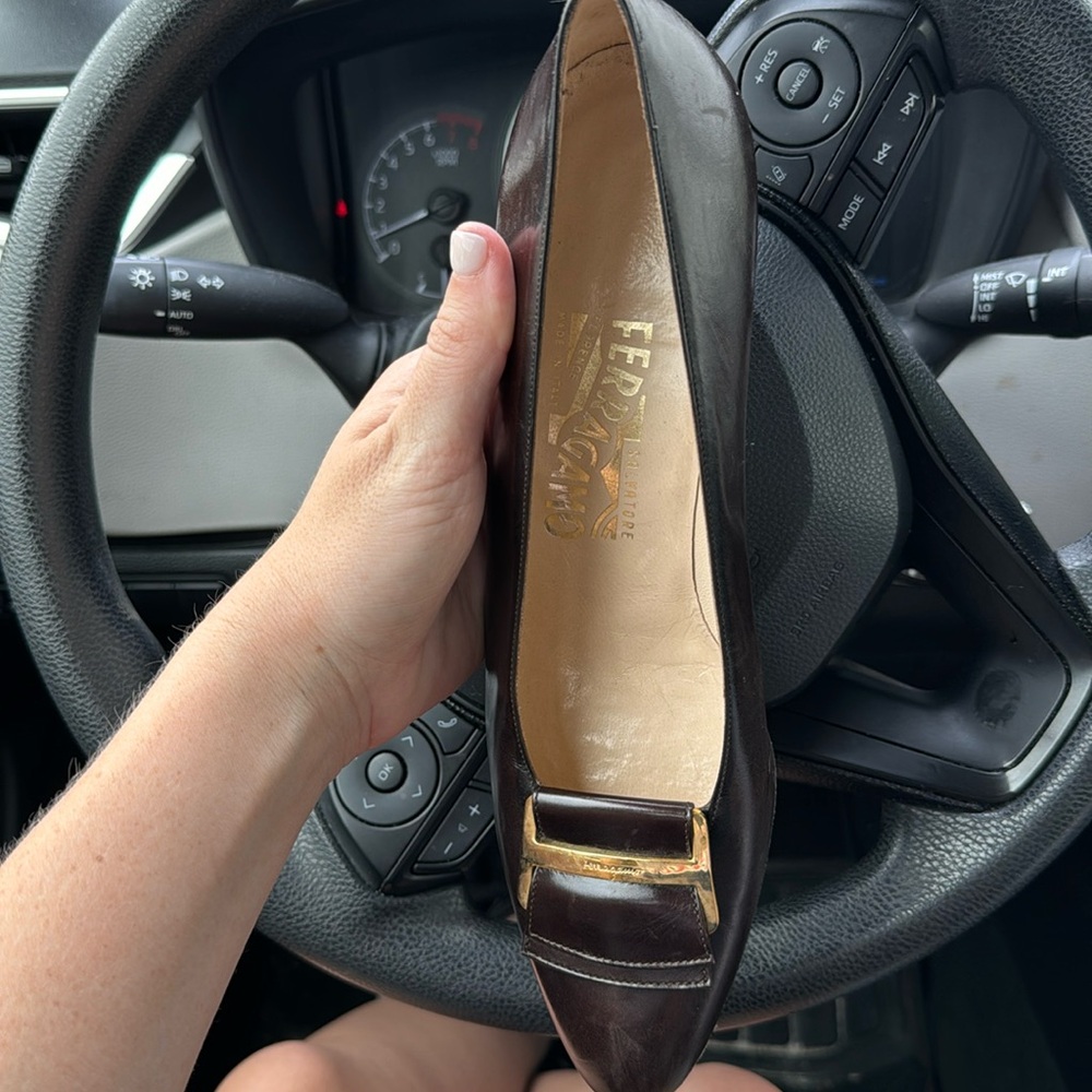 Vintage Salvatore ferragamo brown pumps